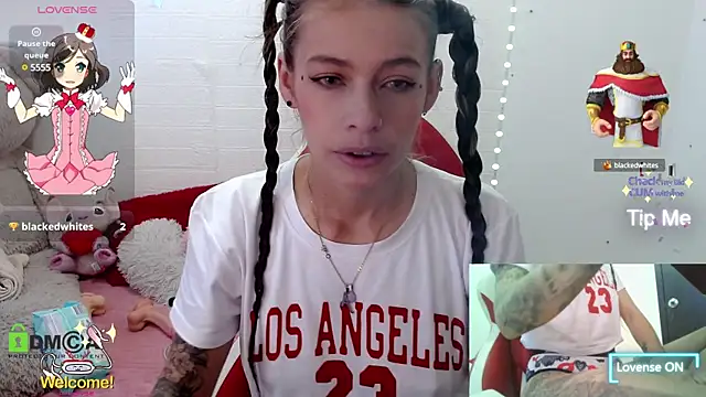 Snapshot of sweetlittlelisa chatting on January 23, 8:45 pm sweetlittlelisa online show from January 23, 8:45 pm