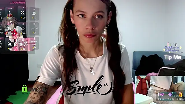 Snapshot of sweetlittlelisa chatting on March 6, 8:27 pm sweetlittlelisa online show from March 6, 8:27 pm