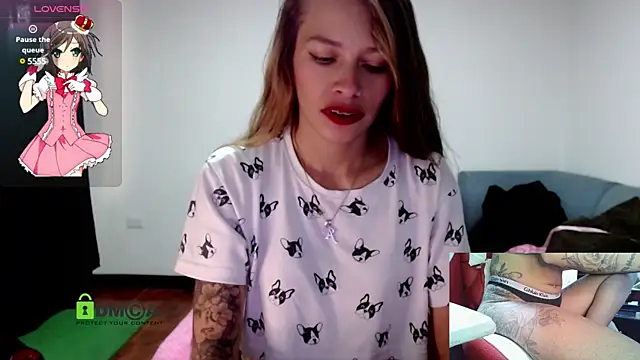 Snapshot of sweetlittlelisa chatting on March 10, 9:18 pm sweetlittlelisa online show from March 10, 9:18 pm