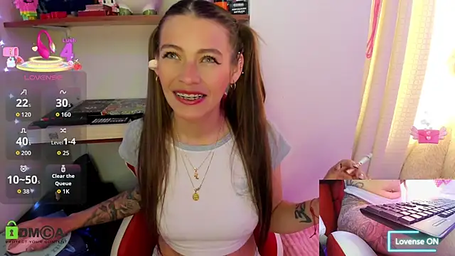 Snapshot of sweetlittlelisa chatting on September 30, 4:12 pm sweetlittlelisa online show from September 30, 4:12 pm