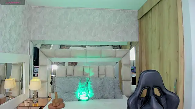 BILIE ROUSE1 online show from January 7, 7:05 pm