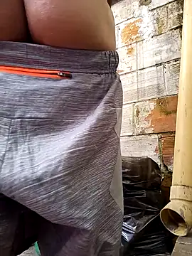 Snapshot of weedmanhot28 chatting on November 3, 1:23 pm weedmanhot28 online show from November 3, 1:23 pm