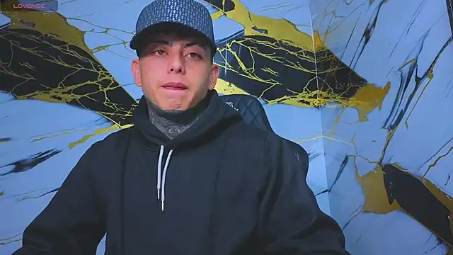 Kevin22 222 online show from October 25, 4:09 am