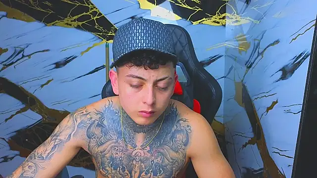 Kevin22 222 online show from November 12, 4:57 am