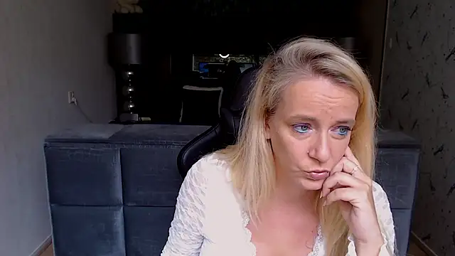 Wendysexyx online show from October 6, 10:34 am