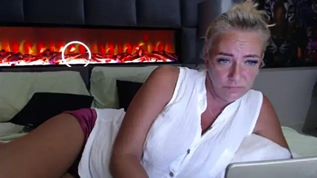 Wendysexyx online show from April 15, 12:50 am