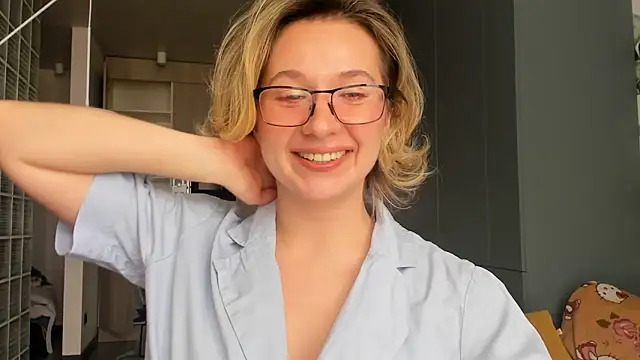 Lilith lutherlow online show from March 26, 12:11 pm