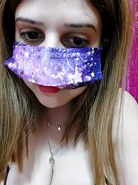 LoNa-daloua online show from April 9, 10:37 pm