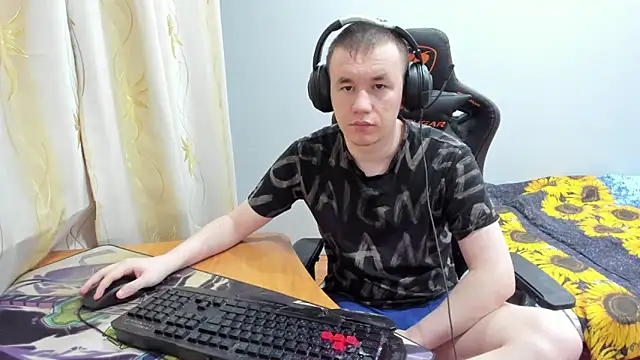 iliaskrislove online show from October 10, 3:33 pm