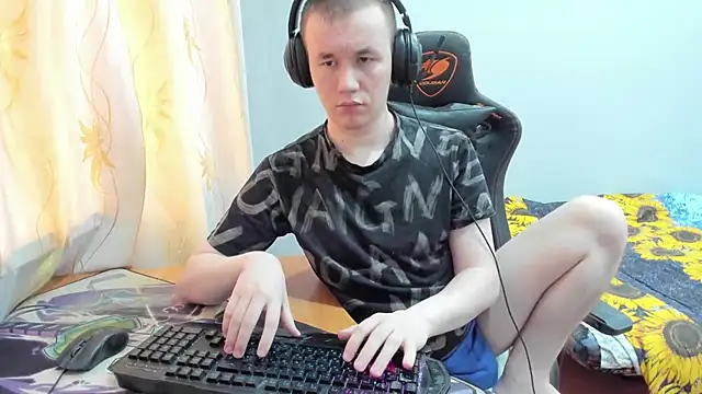 iliaskrislove online show from October 11, 3:39 am