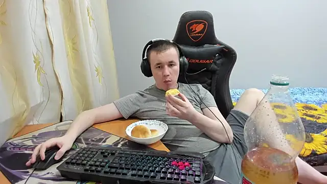 iliaskrislove online show from October 16, 4:19 pm