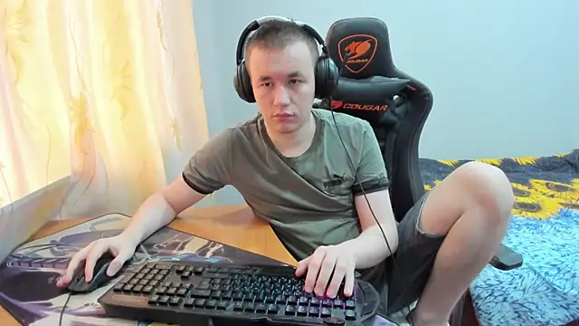 iliaskrislove online show from October 19, 6:03 am