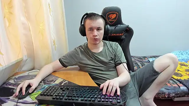 iliaskrislove online show from October 22, 10:15 am