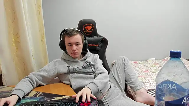 iliaskrislove online show from December 1, 4:17 am