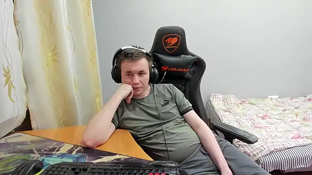 iliaskrislove online show from December 4, 5:43 pm