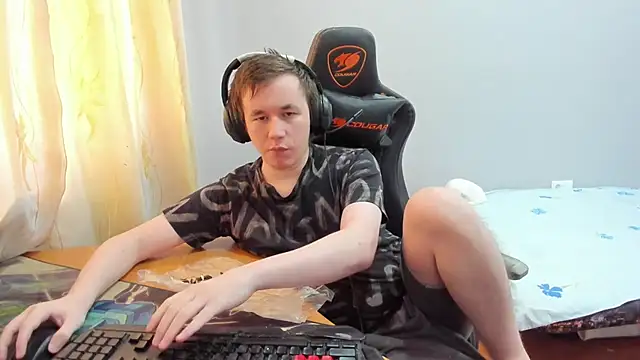 iliaskrislove online show from January 16, 7:34 am