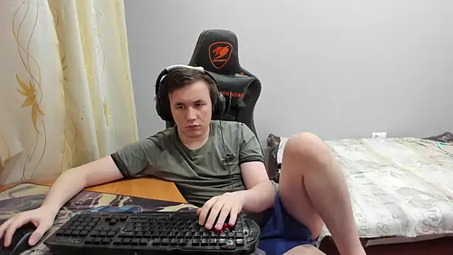 Snapshot of iliaskrislove chatting on February 3, 9:20 pm iliaskrislove online show from February 3, 9:20 pm