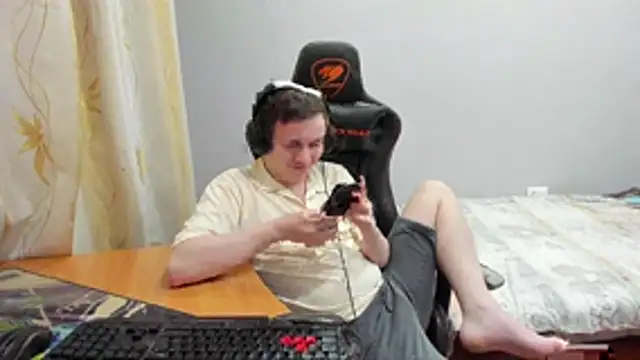 Snapshot of iliaskrislove chatting on February 9, 2:54 pm iliaskrislove online show from February 9, 2:54 pm