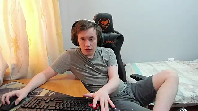 Snapshot of iliaskrislove chatting on February 12, 5:46 am iliaskrislove online show from February 12, 5:46 am