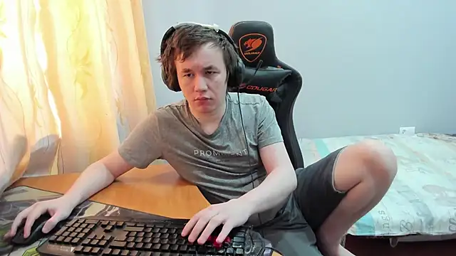 Snapshot of iliaskrislove chatting on February 13, 7:04 am iliaskrislove online show from February 13, 7:04 am