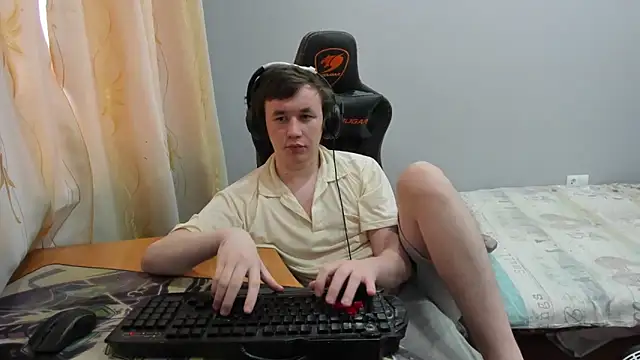 Snapshot of iliaskrislove chatting on February 18, 3:57 am iliaskrislove online show from February 18, 3:57 am