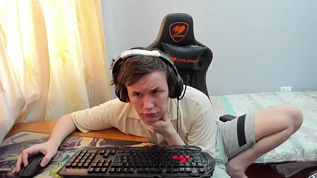 Snapshot of iliaskrislove chatting on February 19, 7:15 am iliaskrislove online show from February 19, 7:15 am