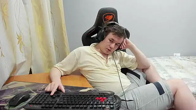 Snapshot of iliaskrislove chatting on February 19, 9:00 pm iliaskrislove online show from February 19, 9:00 pm