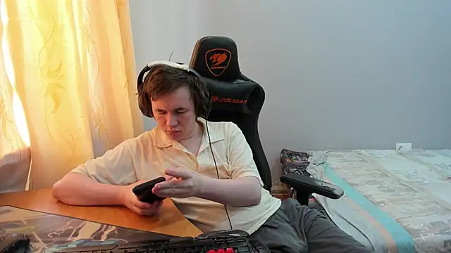 Snapshot of iliaskrislove chatting on February 28, 10:05 am iliaskrislove online show from February 28, 10:05 am