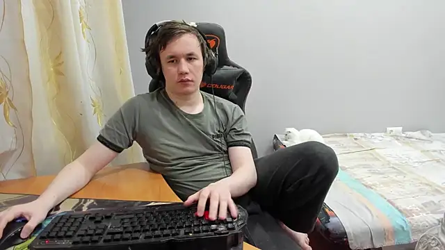 iliaskrislove online show from March 8, 1:36 am