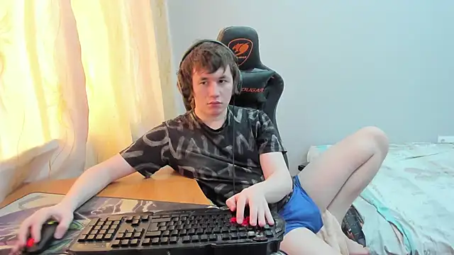 iliaskrislove online show from April 9, 6:19 am