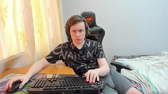 iliaskrislove online show from April 15, 2:40 am