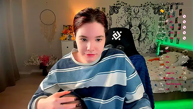 Snapshot of callmekatesmith chatting on December 14, 11:01 pm callmekatesmith online show from December 14, 11:01 pm