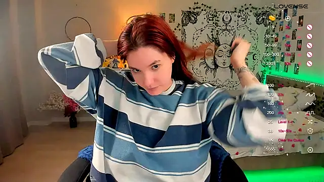 Snapshot of callmekatesmith chatting on December 15, 2:08 am callmekatesmith online show from December 15, 2:08 am