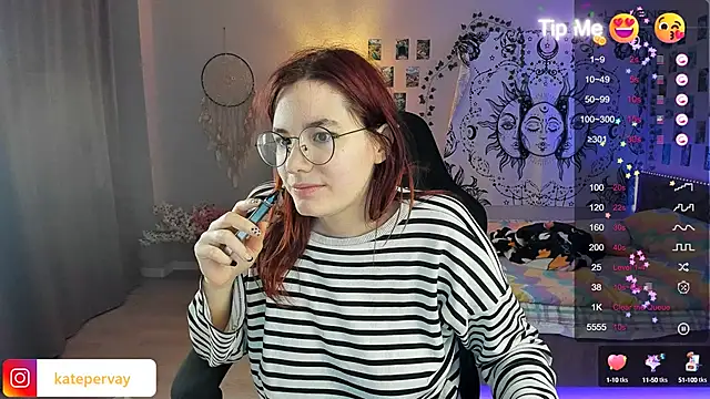 Snapshot of callmekatesmith chatting on February 9, 10:32 pm callmekatesmith online show from February 9, 10:32 pm