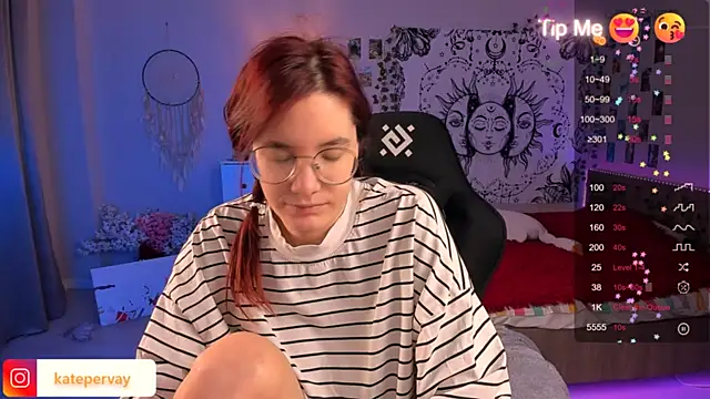 Snapshot of callmekatesmith chatting on March 2, 6:51 pm callmekatesmith online show from March 2, 6:51 pm