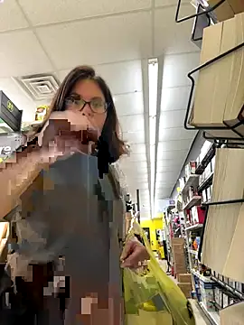 Snapshot of FreakNastyLacie chatting on October 25, 12:34 pm FreakNastyLacie online show from October 25, 12:34 pm