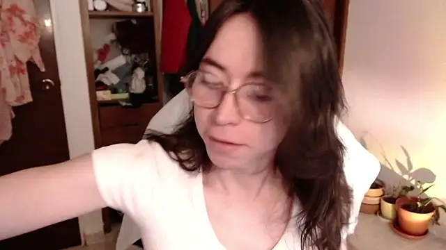 Snapshot of emily_pearl_ chatting on October 9, 8:40 pm emily pearl online show from October 9, 8:40 pm