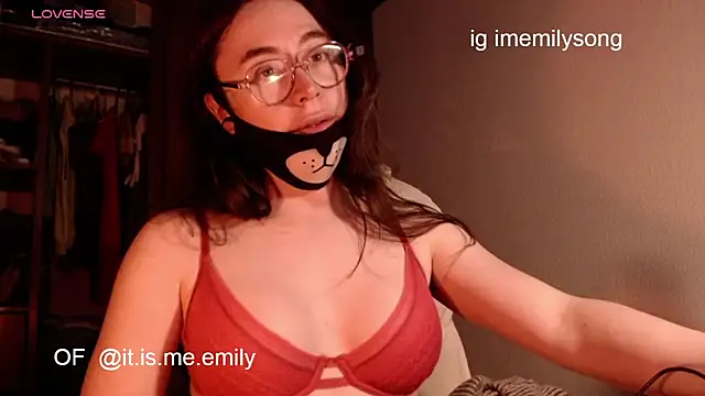 emily pearl  online show from June 9, 11:05 pm