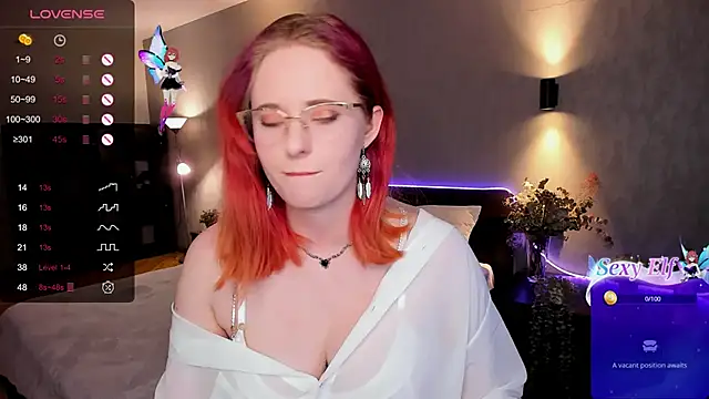 Snapshot of Aemilia_ chatting on December 2, 12:07 pm Aemilia online show from December 2, 12:07 pm