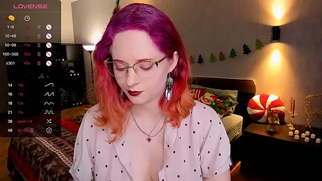 Snapshot of Aemilia_ chatting on December 29, 2:27 am Aemilia online show from December 29, 2:27 am