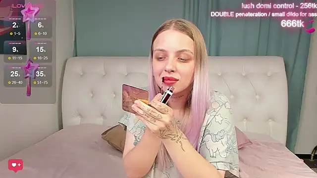 Snapshot of Alice_Halle chatting on October 16, 11:55 am Alice Halle online show from October 16, 11:55 am