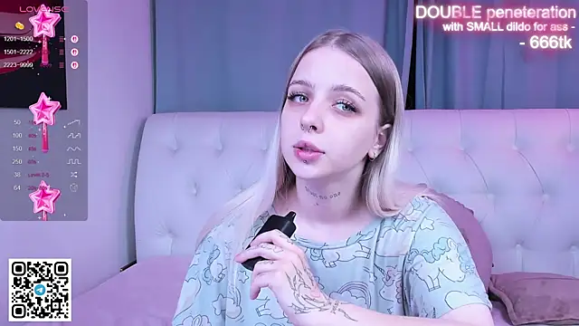 Snapshot of Alice_Halle chatting on November 5, 2:11 am Alice Halle online show from November 5, 2:11 am