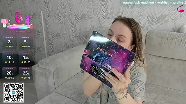 Alice Halle online show from April 8, 8:36 am