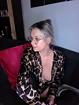 SpicyVicky online show from March 13, 6:37 am