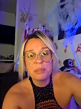 SpicyVicky online show from October 28, 5:55 am