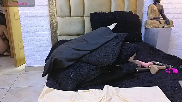 ximenawilliamss online show from December 11, 10:58 am