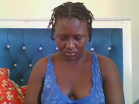 Snapshot of Heavy_ass chatting on December 1, 4:17 am Heavy ass online show from December 1, 4:17 am