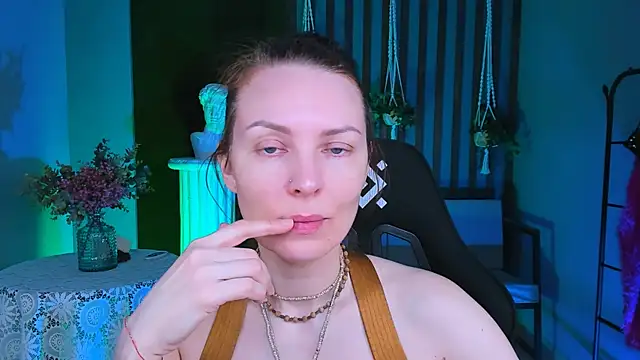 VandaRossi online show from February 7, 5:10 am