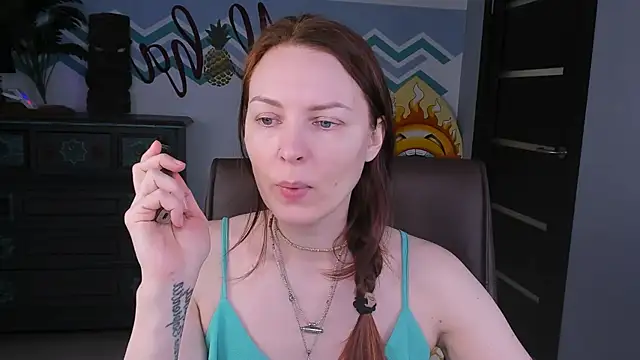 VandaRossi online show from February 19, 5:49 am