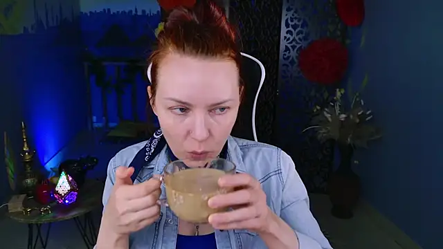 VandaRossi online show from March 12, 5:13 am